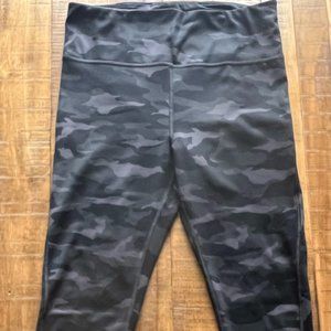 Athleta Ultimate 7/8 Tight